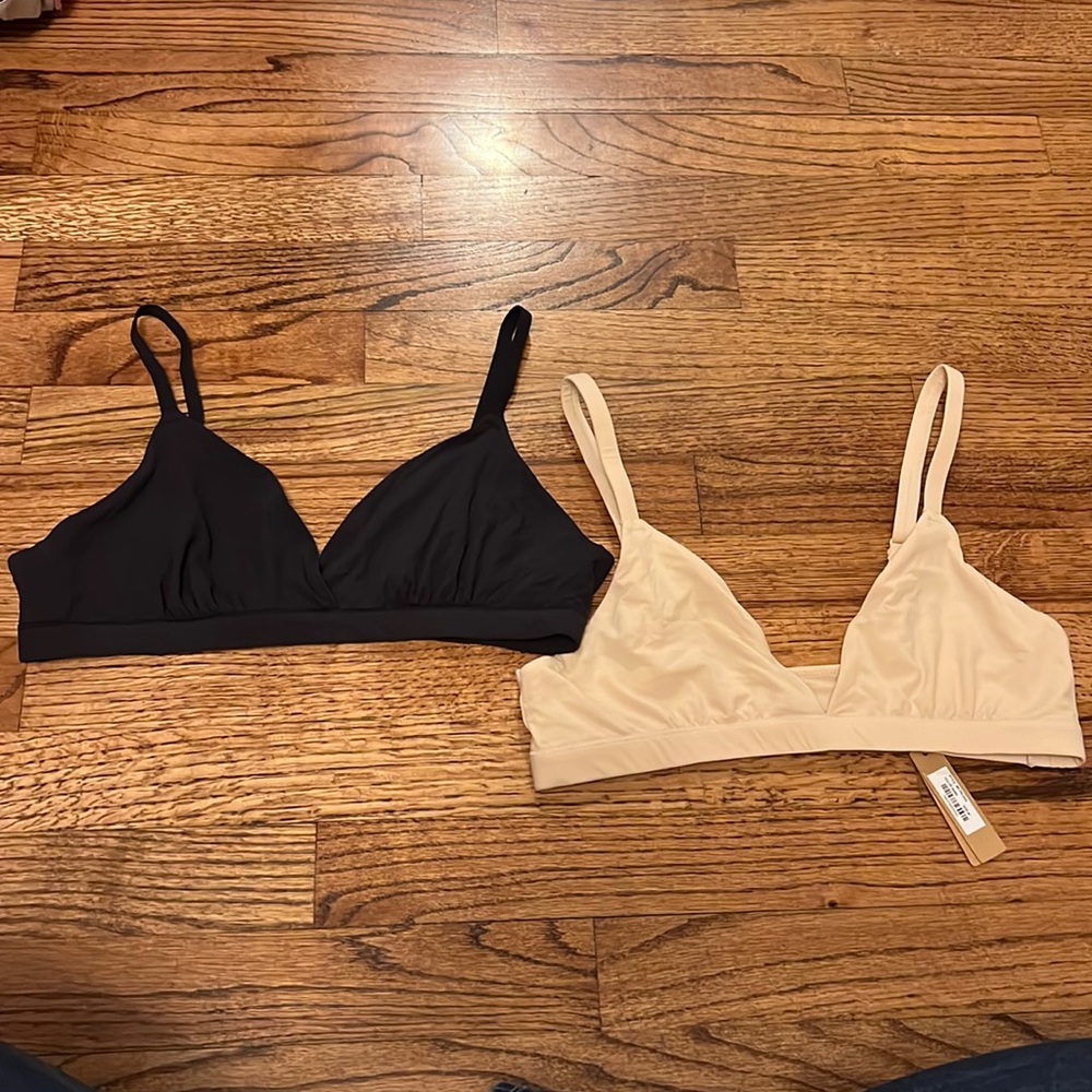 Pair of Skims fits everybody bralettes Size M